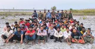 সুন্দরবনের নদীপথে পুশইন: ৭৫ বাংলাদেশিকে পরিবারের কাছে হস্তান্তর, তিনজন আদালতে